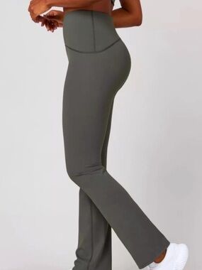 SPANX Booty Boost Wide Leg Leggings‎